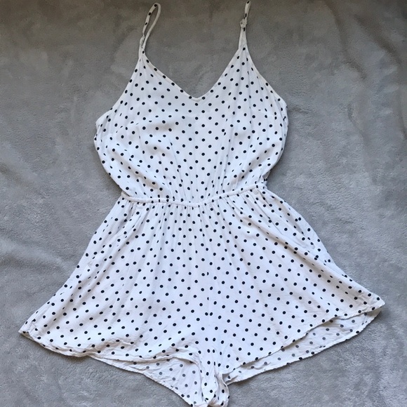 H&M polkadot romper - Picture 1 of 4